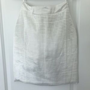 White pleated pencil skirt size M Eur 40